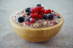 Porridge mit Obst